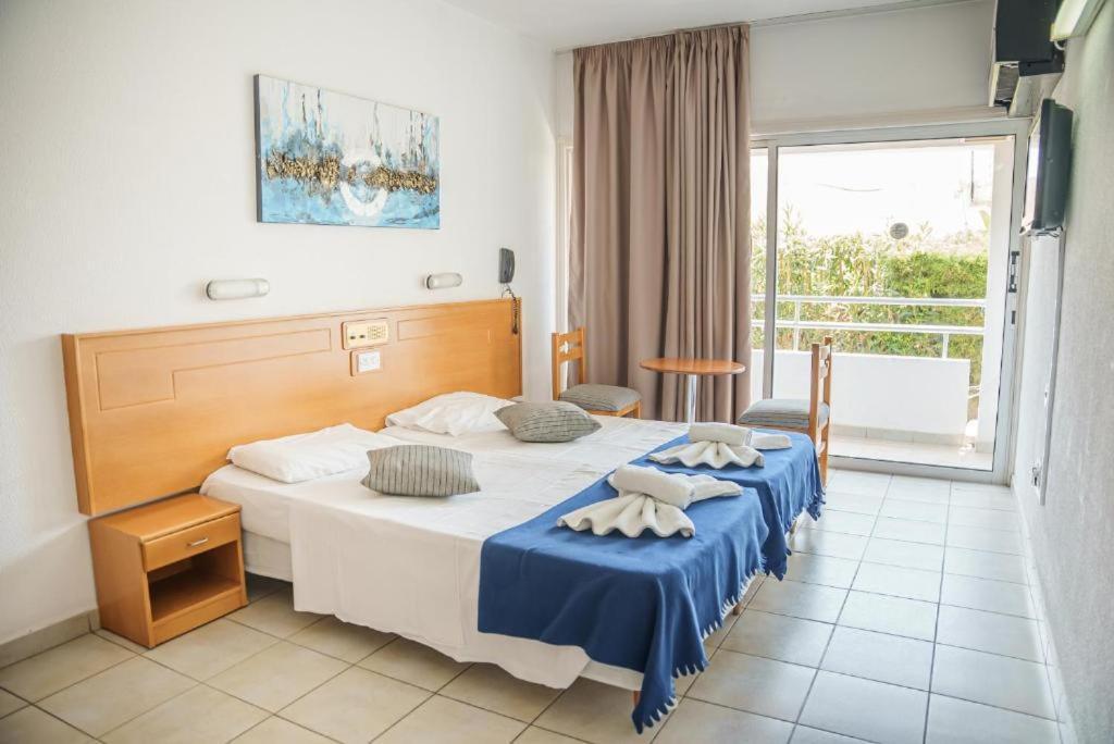 Cornelia Center Hotel Ajia Napa